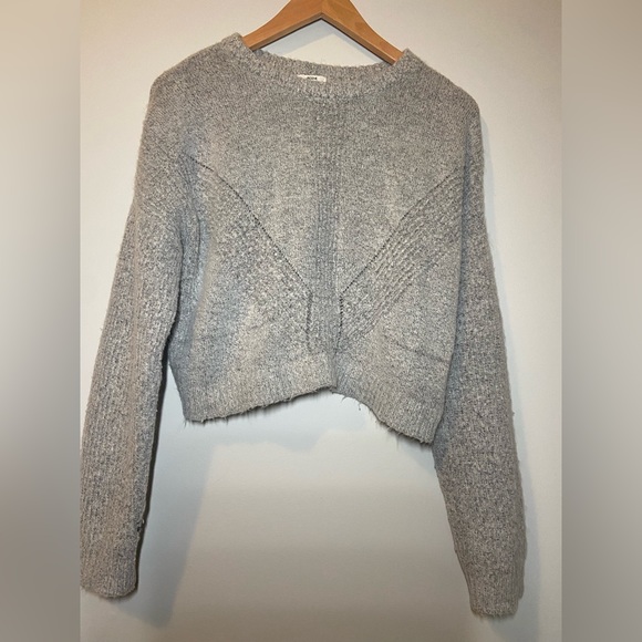 Long sleeve wool sweater (cropped) - Picture 1 of 2